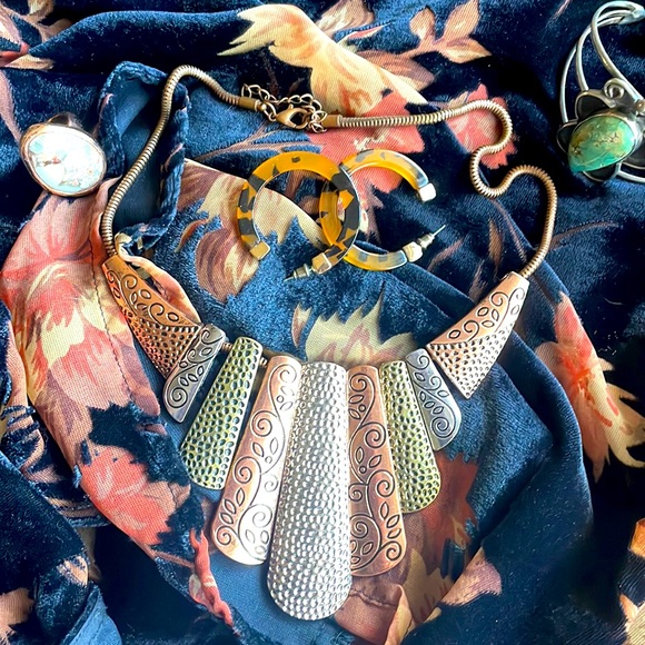 Jewelry - Hammered copper and silver boho statement necklace